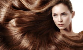 Këshilla për mirëmbajtje të flokëve të gjatë dhe të shëndetshme gjatë stinës së verës