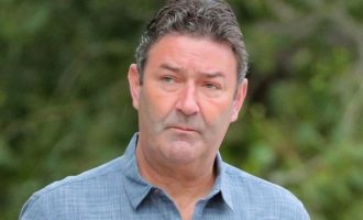 McDonald padit ish-drejtorin Easterbrook për lidhje seksuale me punonjës