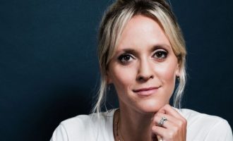 Presentuesja rrëfen se si muzika e ndihmoi gjatë shërimit nga gjakderdhja në tru