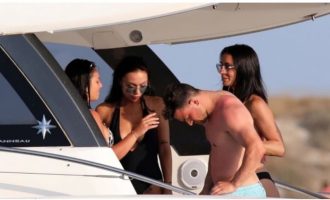 Xherdan Shaqiri kapet “Mat” me shumë femra dhe i skuqur nga dielli