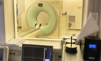 15 pacientë me Covid-19 në gjendje të rëndë në spitalin e Pejës