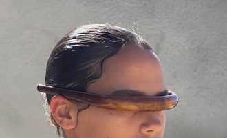 Këto syze të inspiruara nga filmat sci-fi a janë trendi i ri për të u ndjekur