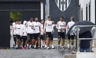 Pas Atletico Madrid edhe Valencia preket nga Covid 19