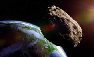 Një asteroid sa një kamionetë fluturoi 3 km afër Tokës dhe NASA nuk e vërejti