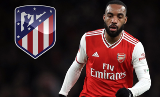 Atletico Madrid nuk dorëzohet për Lacazette
