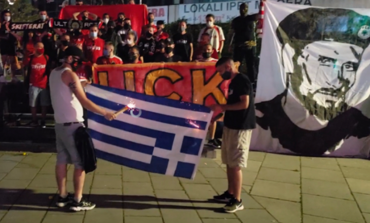 FFK dënon djegien e flamurit grek nga tifozët e Gjilanit