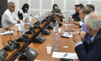 Rasti i Karaçeves: Musliu thirrje në interpelancë për Veliun, Berisha kërkon dorëheqjen e Qalajt