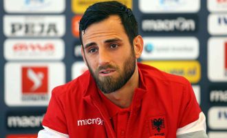 ZYRTARE: Mavraj pensionohet nga kombëtarja e Shqipërisë