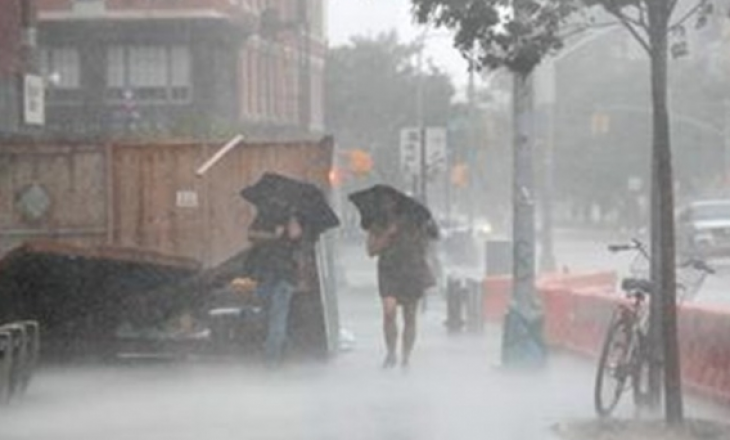 Të paktën pesë të vdekur në stuhinë tropikale në SHBA