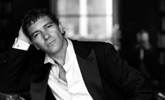 Sot feston ditëlindjen e 60 – Antonio Banderas teston pozitiv për Coronavirus