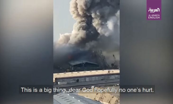 Ky klip i kapur nga një çift konsiderohet të jetë pamja më e afërt e shpërthimit shkatërrues në Bejrut