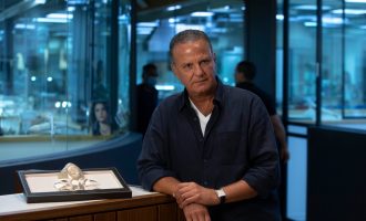 Një maskë Coronavirus-i që kushton 1.5 milion dollarë