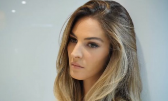 Emina Çunmulaj kthehet në vendlindje për të votuar Listën Shqiptare