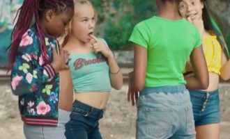 Niset peticion: Netflix të heqë filmin që seksualizon fëmijë 11 vjeçarë