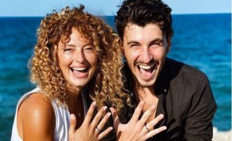 Këngëtari shqiptar kurorëzon dashurinë – i propozon për martesë aktores turke