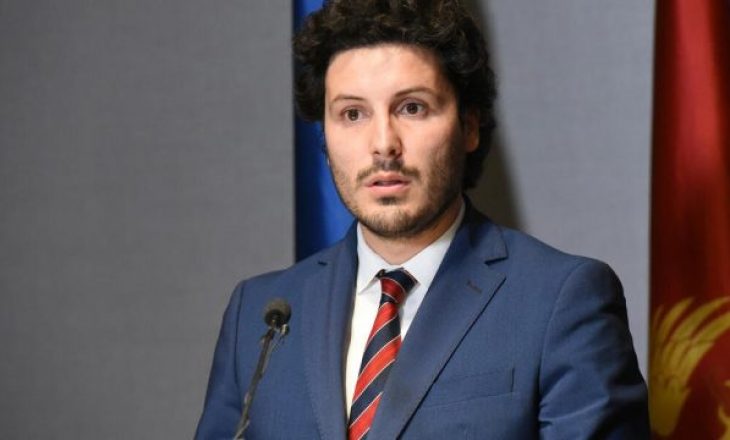 Gjukanoviq në opozitë, Abazoviq zgjedh koalicionin me partitë pro-serbe
