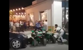 Përleshje në mes të policisë e dy qytetarëve në Ferizaj – përdoren edhe shkopinj gome (VIDEO)