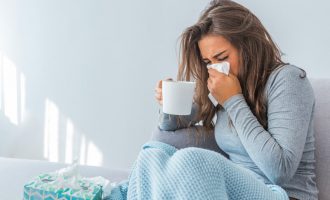 Respektimi i masave anti-COVID ndikon në uljen e rasteve të gripit sezonal