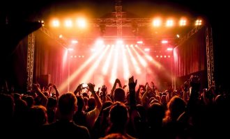 Një realitet i ri: Kështu do të duken koncertet në distancë sociale