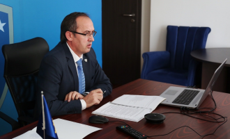 Hoti flet me partnerët ndërkombëtarë për situatën me COVID-19