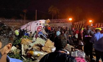 18 të vdekur nga rrëzimi i avionit në Indi (VIDEO)