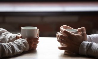 Vetëvrasja nuk është e lehtë për t’u diskutuar, por të flasësh mund t’i shpëtojë dikujt jetën