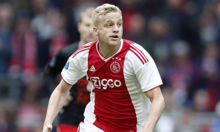 Man United gati të nënshkruajë me mesfushorin e Ajax-it
