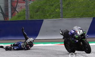 Hidhet nga motori kur po voziste mbi 200 km/h – Nuk po i punonin frenat(VIDEO)