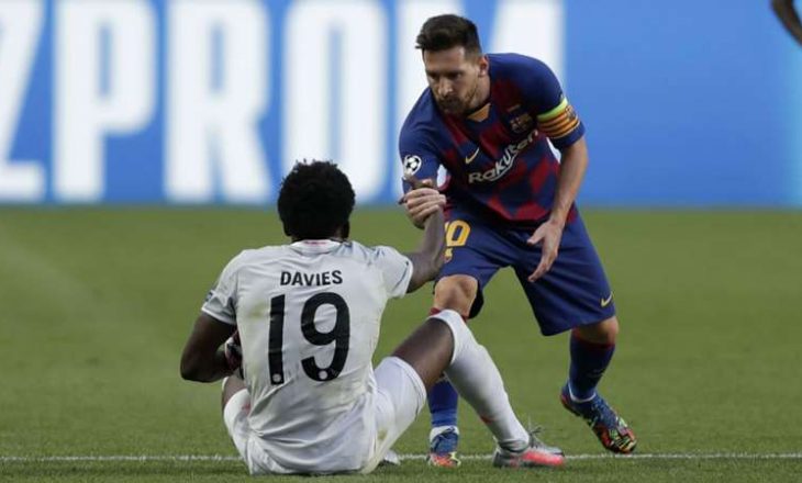 Messi s’ia dha fanellën mbrojtësit të Bayern’it – “ishte i mërzitur”