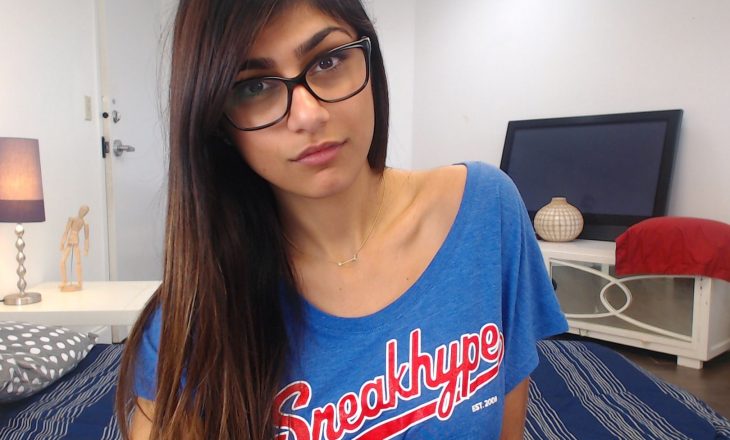 Për të mbledhur fondacione, Mia Khalifa do të tallë dhe përqeshë ish-partnerin tuaj