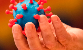 “Coronavirusi mund të jetë me ne përgjithmonë”