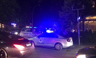 Mbrëmjet e së premtes: Policia shpërndan të rinjtë nga “kafet e vogla”