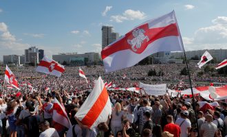 Dy javë pas zgjedhjeve vazhdojnë protestat në Bjellorusi, kërkohet dorëheqja e Lukashenkos