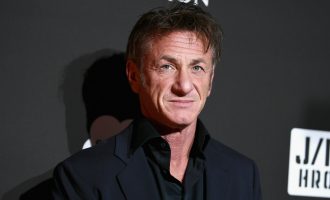 E treta e vërteta – Sean Pean martohet me të dashurën 32 vjet më të re