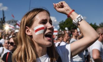 Lukashenko po dobësohet, edhe stafi i televizionit shtetëror në grevë