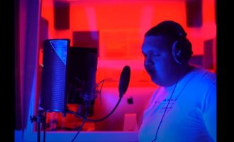 Kënga e reperit shqiptar 17 vjeçar ka një tematikë më ndryshe se ç’jemi mësuar të shohim