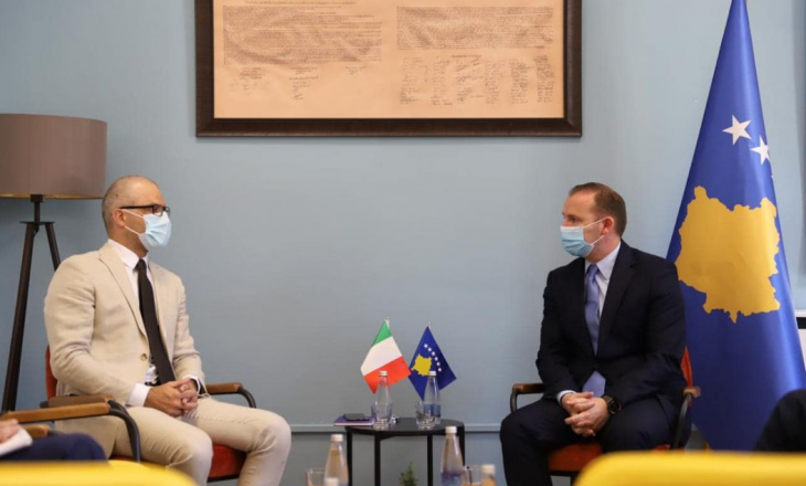 Zemaj kërkon ndihmë me profesionistë shëndetësorë ambasadorit të Italisë