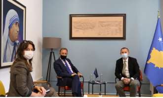 Kërkohet që edhe teknikët të përfshihen beneficione të punëtorëve shëndetësorë