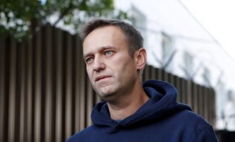 Kritiku i Putinit Alexei Navalny është helmuar me ‘novichok’, konfirmojnë shkencëtarët