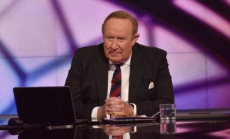 Andrew Neil largohet nga BBC me “zemër të rënduar”