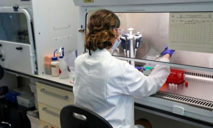 Coronavirus: Universiteti i Oksfordit do të rifillojë provën e vaksinave pas pauzës