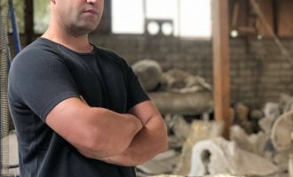 Inagurohet “trëndafili i bardhë” nga Sislej Xhafa vepra e parë e artit bashkëkohor për komunën e Prishtinës