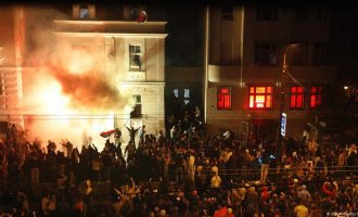 SHBA: Jetike të dihet se cilat autoritete mund të jenë të përfshira në rastin e djegies së ambasadës në Beograd