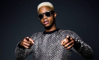 Reperi i famshëm arrestohet pasi u përpoq të sulmonte dy persona me sopatë