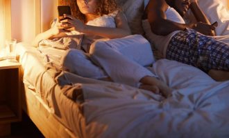 Marrëdhëniet seksuale ndërlikohen gjatë pandemisë