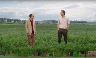 Ryan Reynolds rikthen në ekran aktorin e famshëm pas 20 vjetësh