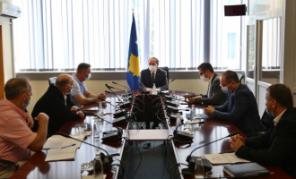 ​Prodhuesit e qumështit njoftojnë Hotin për sfidat me të cilat po përballen