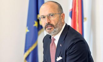 Fabrizi: BE nuk sheh arsye për zgjatje të procesit dialogues me Kosovën