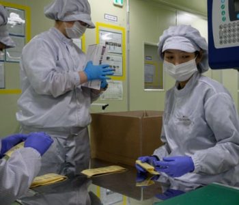 Testet COVID-19 që japin rezultatet në pak minuta planifikohet të shpërndahen në të gjithë botën