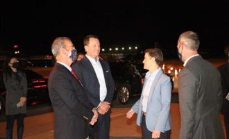 Grenell arrin në Beograd – pritet nga kryeministrja Brnabiq